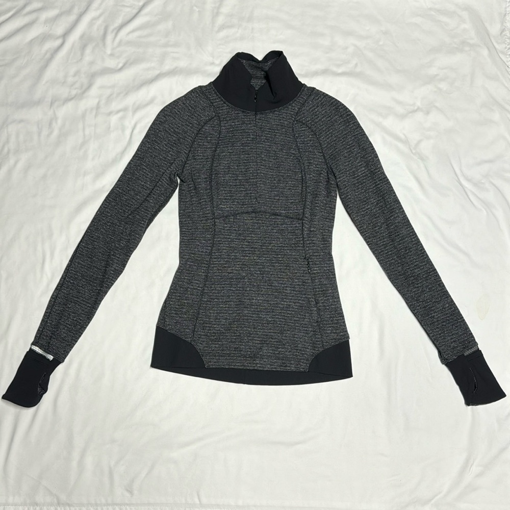 Women’s lululemon half zip long sleeve athletic wear size 2 black and gray